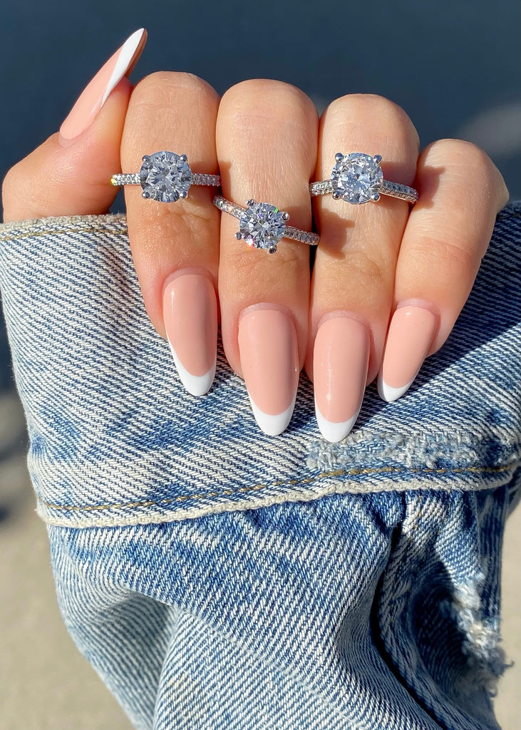 Round Brilliant Cut Diamond Engagement Rings / Justin's Fine Jewelers