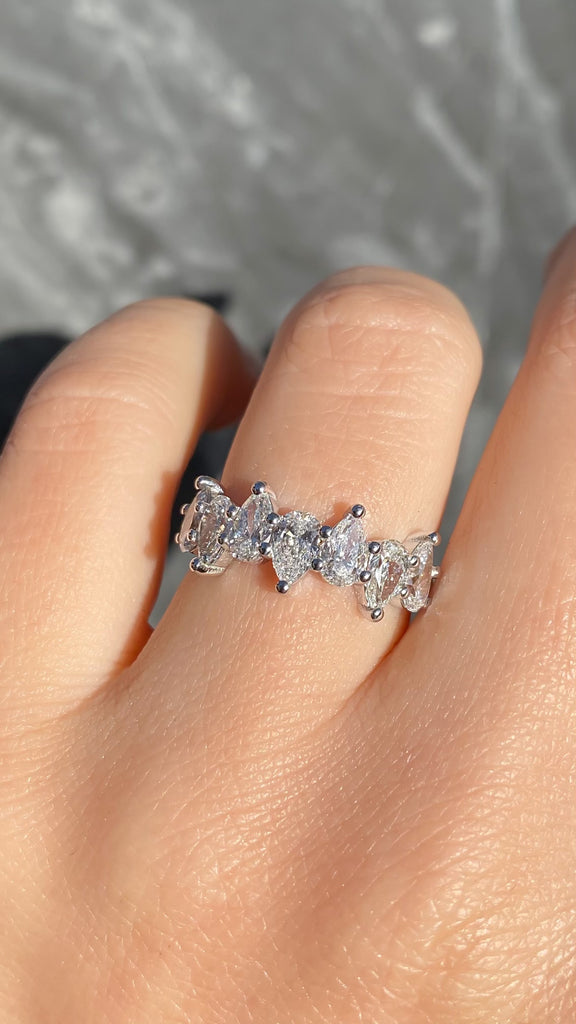 Alternating Diamond Pear Shaped Wedding Band