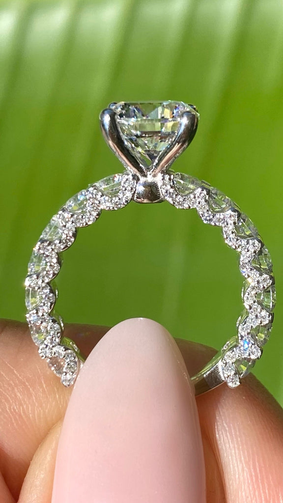 Round Brilliant U Prong Diamond Engagement Ring