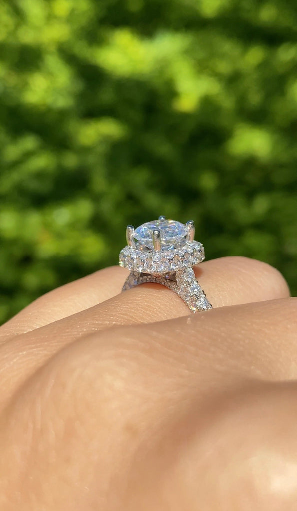 Round 2D Halo Diamond Engagement Ring