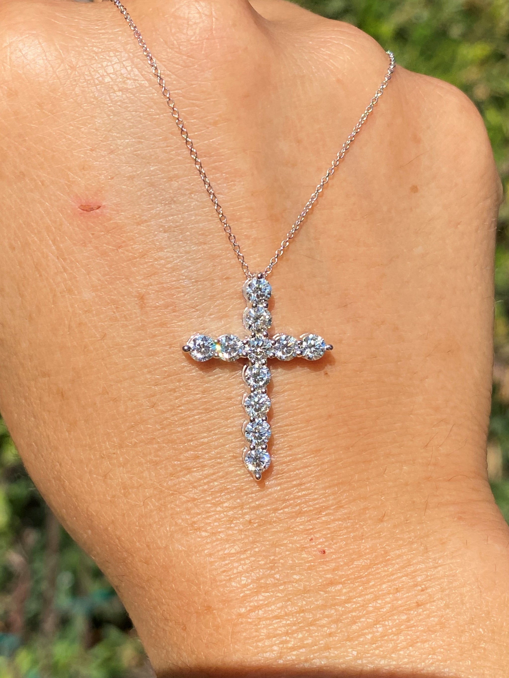 ネックレス・ペンダント Round Brilliant Small Cross Necklace #3719 3.