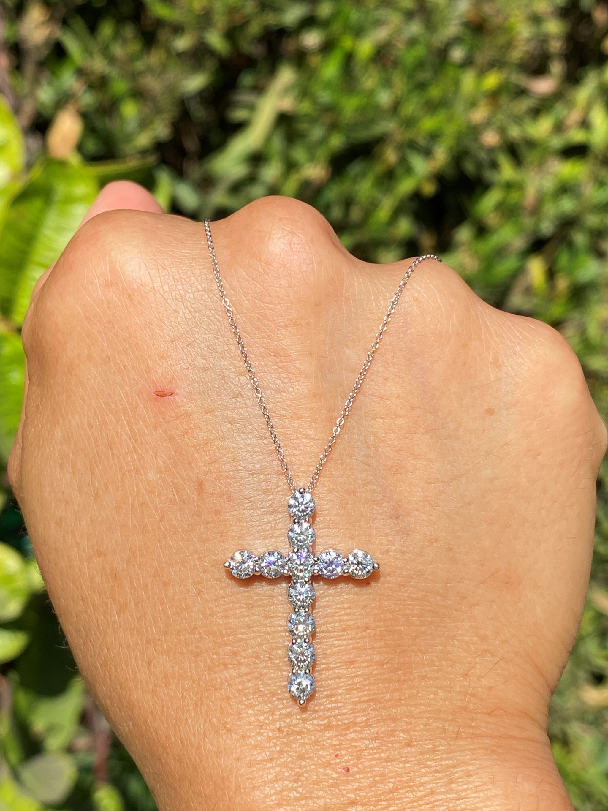 【Numbering】 Round Brilliant Gradient Cross Necklace #3729 3729 - NUMBERING