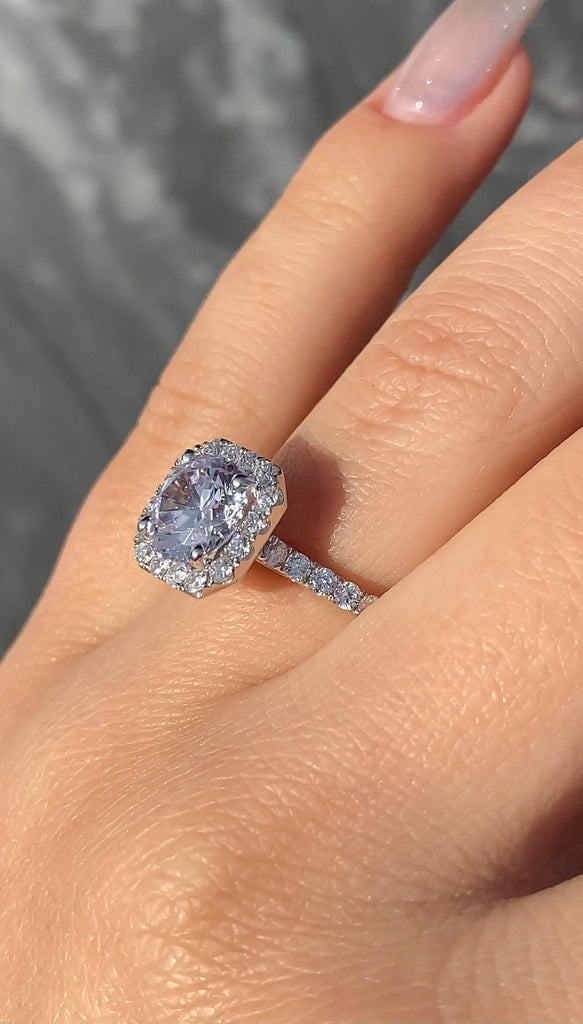 Round Brilliant Diamond Halo Engagement Ring 